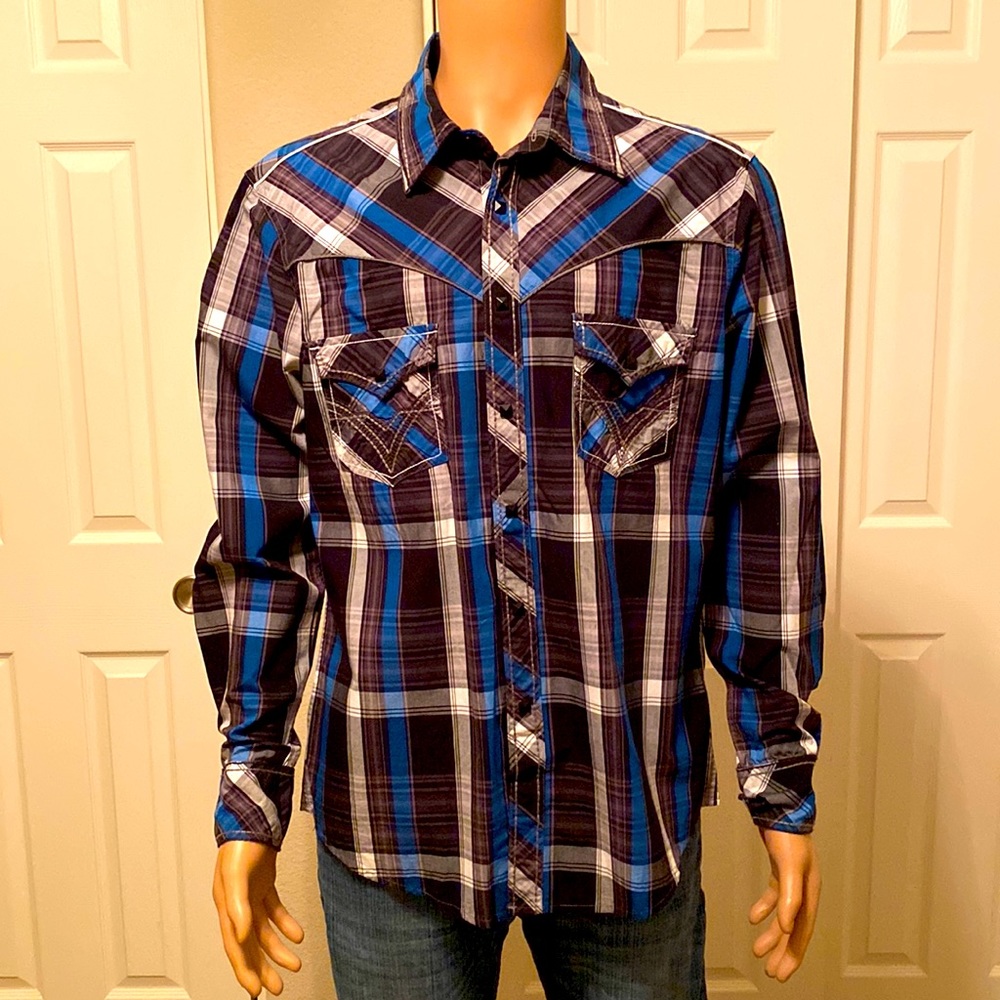 Long sleeve dress shirt button